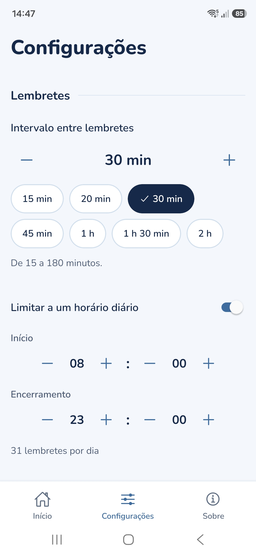 Configurações dos lembretes, no tema claro: intervalo de 30 minutos, atalhos de 15 minutos a 2 horas e horário diário das 08:00 às 23:00, com 31 lembretes por dia.